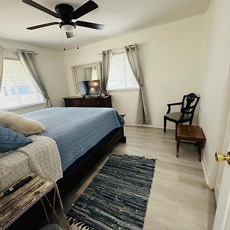 Feels Like Home Escape, 1/2 Mile To Beach Gulfport Exterior foto