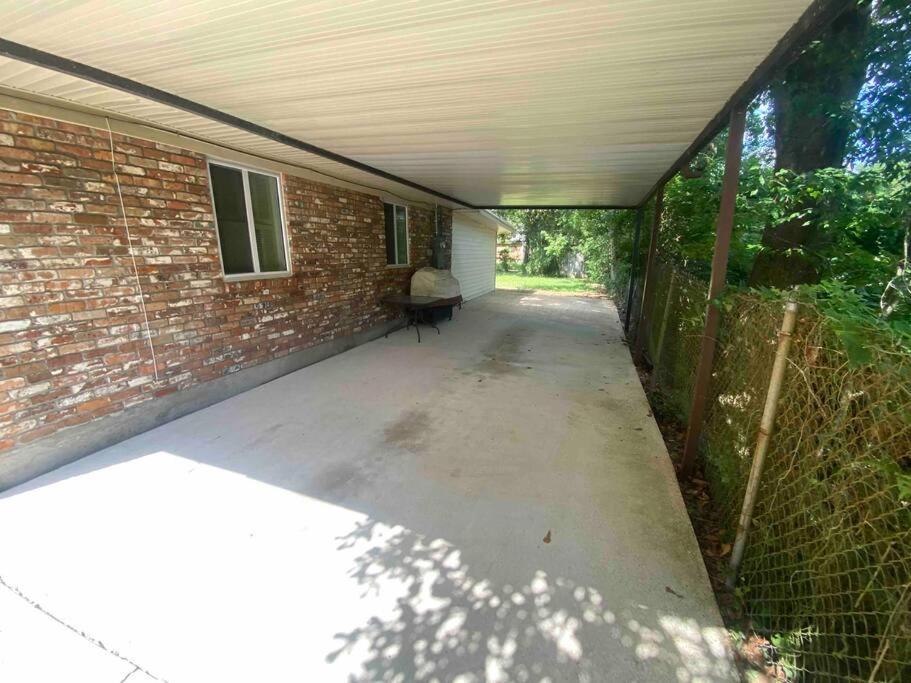 Feels Like Home Escape, 1/2 Mile To Beach Gulfport Exterior foto