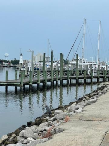 Feels Like Home Escape, 1/2 Mile To Beach Gulfport Exterior foto